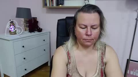 Nancy online show from 01-05-25, 01:58