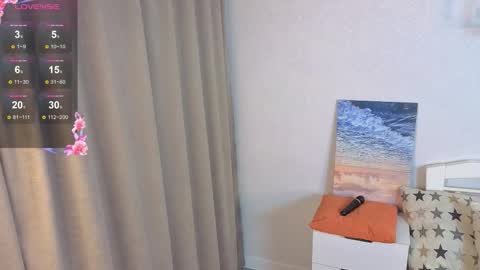 Hello im Lola online show from 11-27-25, 05:09