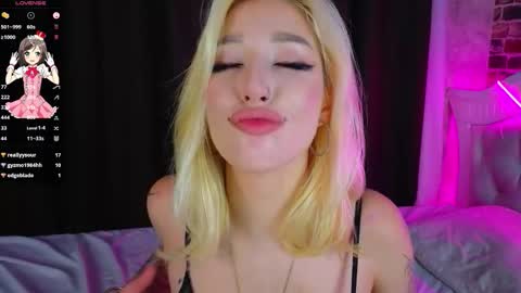 Snapshot of nancybutler chatting on 09-30-25, 05:56 Sally Blonde  Katrinbrown online show from 09-30-25, 05:56