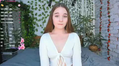 Luna online show from 02-24-25, 03:42