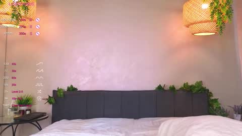 Luna online show from 09-18-25, 05:31