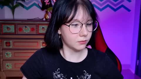 nancymartinez online show from 10-18-25, 09:10