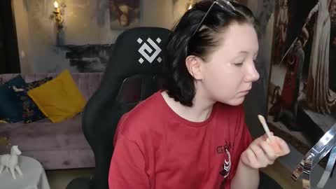 nancymartinez online show from 10-21-25, 05:08