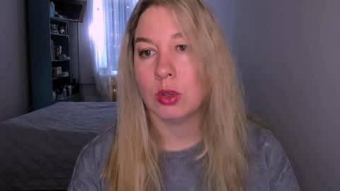 Snapshot of nancysanders chatting on 05-16-26, 05:37 Nancy online show from 05-16-26, 05:37
