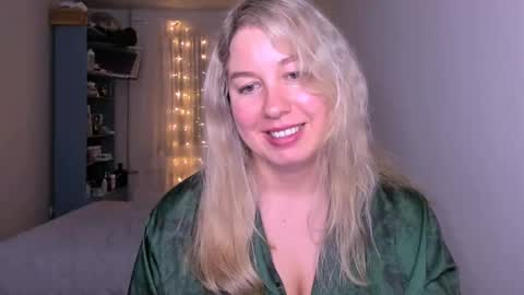 Snapshot of nancysanders chatting on 05-16-26, 07:34 Nancy online show from 05-16-26, 07:34