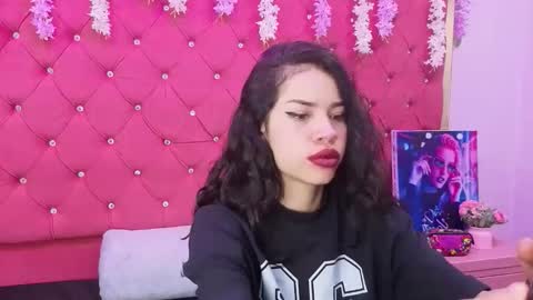 Snapshot of nanis_james21 chatting on 11-11-25, 02:44 nanis james21 online show from 11-11-25, 02:44