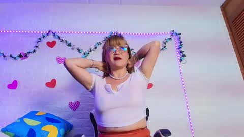 Naomi online show from 10-23-25, 11:09