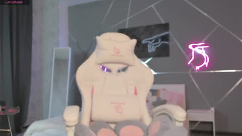 naomi_reiss online show from 04-11-26, 01:43