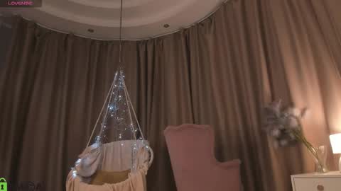 Snapshot of naomi_rias chatting on 09-15-25, 11:49 Naomi online show from 09-15-25, 11:49