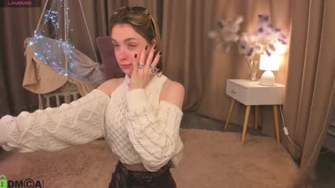 Snapshot of naomi_rias chatting on 10-03-25, 12:07 Naomi online show from 10-03-25, 12:07