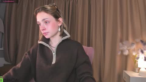 Snapshot of naomi_rias chatting on 10-12-25, 11:48 Naomi online show from 10-12-25, 11:48