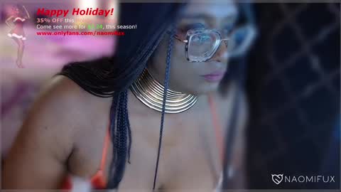 Snapshot of naomifux chatting on 12-18-24, 11:56 Naomi online show from 12-18-24, 11:56
