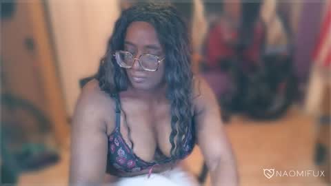 Snapshot of naomifux chatting on 01-28-25, 07:00 Naomi online show from 01-28-25, 07:00