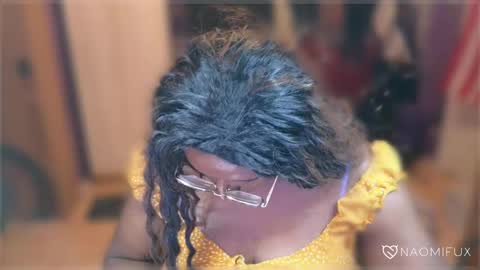 Snapshot of naomifux chatting on 02-04-25, 10:55 Naomi online show from 02-04-25, 10:55