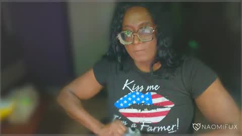 Snapshot of naomifux chatting on 02-17-25, 07:26 Naomi online show from 02-17-25, 07:26