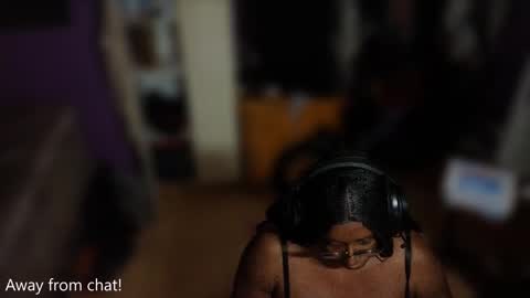 Snapshot of naomifux chatting on 09-23-25, 05:43 Naomi online show from 09-23-25, 05:43