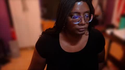 Snapshot of naomifux chatting on 10-02-25, 01:01 Naomi online show from 10-02-25, 01:01