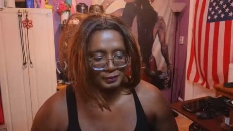 Snapshot of naomifux chatting on 10-02-25, 01:07 Naomi online show from 10-02-25, 01:07