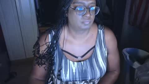 Snapshot of naomifux chatting on 12-02-25, 06:08 Naomi online show from 12-02-25, 06:08