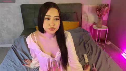 Naomi online show from 02-04-26, 05:57