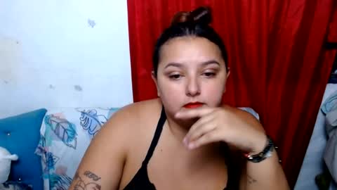 Snapshot of naomiquiin chatting on 08-02-26, 04:00 naomiquiin online show from 08-02-26, 04:00