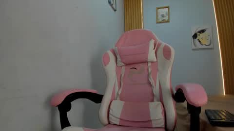 naomis_35 online show from 09-29-25, 07:51