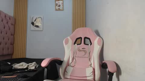 naomis_35 online show from 11-27-25, 07:49