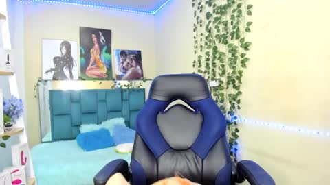 naomy online show from 02-09-25, 01:44