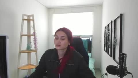 naomy online show from 10-22-25, 07:02