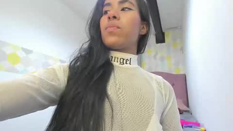 Snapshot of naomy__smith__ chatting on 03-03-25, 04:14 N A O M Y online show from 03-03-25, 04:14