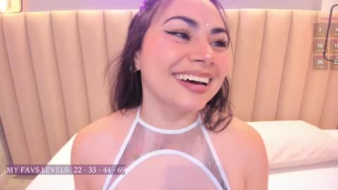 Naomy  online show from 10-04-25, 09:46