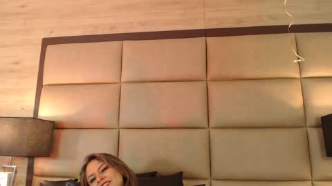 Snapshot of naomyrivera chatting on 12-21-24, 03:20 nao online show from 12-21-24, 03:20
