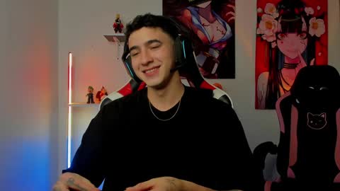 Snapshot of naranjo_seb chatting on 12-04-24, 06:00 sebastian online show from 12-04-24, 06:00