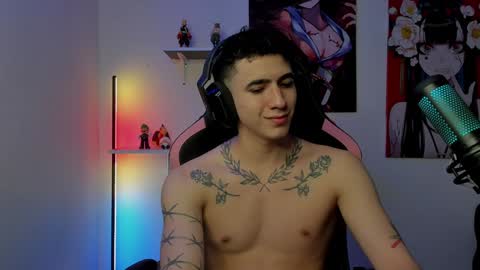 Snapshot of naranjo_seb chatting on 12-14-24, 09:29 sebastian online show from 12-14-24, 09:29