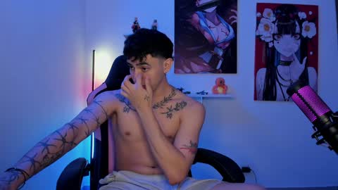 Snapshot of naranjo_seb chatting on 12-15-24, 09:03 sebastian online show from 12-15-24, 09:03