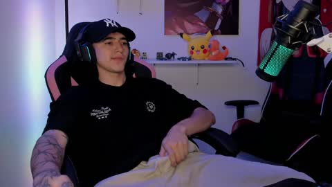 Snapshot of naranjo_seb chatting on 01-03-25, 08:10 sebastian online show from 01-03-25, 08:10