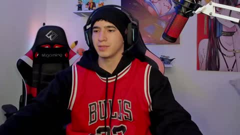 Snapshot of naranjo_seb chatting on 01-15-25, 09:51 sebastian online show from 01-15-25, 09:51