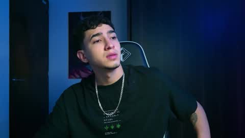 Snapshot of naranjo_seb chatting on 10-31-25, 10:27 sebastian online show from 10-31-25, 10:27