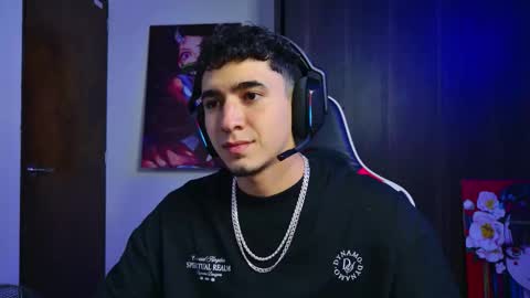 Snapshot of naranjo_seb chatting on 11-10-25, 01:48 sebastian online show from 11-10-25, 01:48