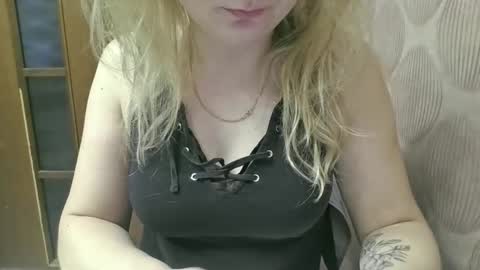 NarcisJill online show from 12-18-25, 10:54