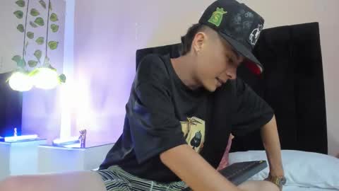 Snapshot of nascary_fox chatting on 09-15-25, 08:53 Nascary Fox online show from 09-15-25, 08:53