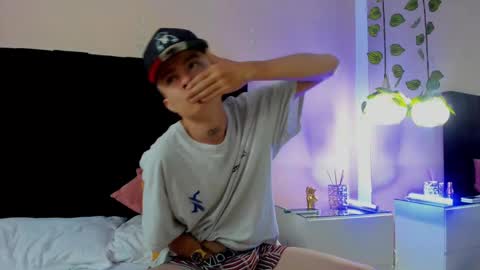 Snapshot of nascary_fox chatting on 09-18-25, 08:00 Nascary Fox online show from 09-18-25, 08:00