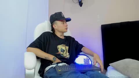 Snapshot of nascary_fox chatting on 09-22-25, 08:00 Nascary Fox online show from 09-22-25, 08:00