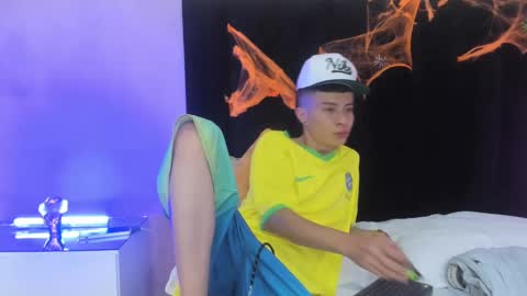 Snapshot of nascary_fox chatting on 10-03-25, 07:44 Nascary Fox online show from 10-03-25, 07:44