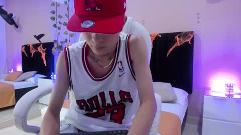 Snapshot of nascary_fox chatting on 10-23-25, 08:07 Nascary Fox online show from 10-23-25, 08:07