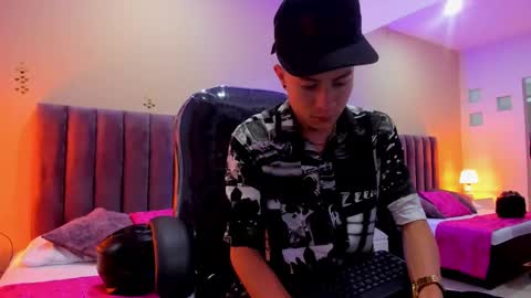 Snapshot of nascary_fox chatting on 11-01-25, 07:49 Nascary Fox online show from 11-01-25, 07:49