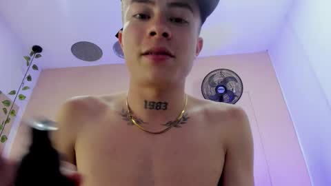 Snapshot of nascary_fox chatting on 11-25-25, 08:20 Nascary Fox online show from 11-25-25, 08:20