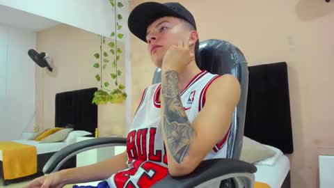 Snapshot of nascary_fox chatting on 12-02-25, 07:20 Nascary Fox online show from 12-02-25, 07:20