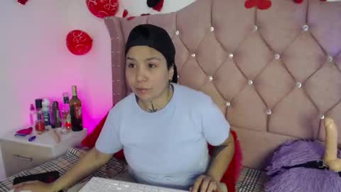 nat_evans8 online show from 02-26-26, 01:59