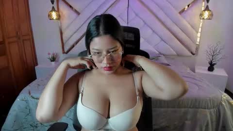 natachacole online show from 10-17-25, 11:57
